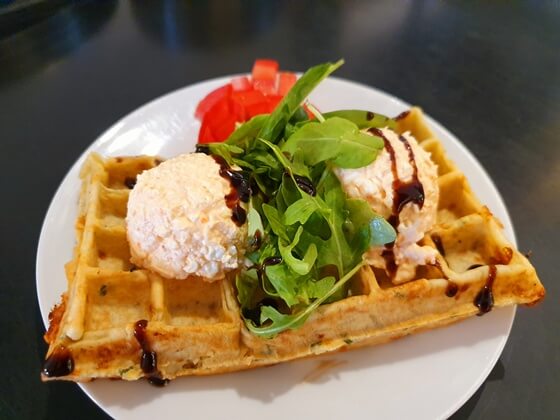 Herzhafte Waffel Eiscafe Zum Floesser